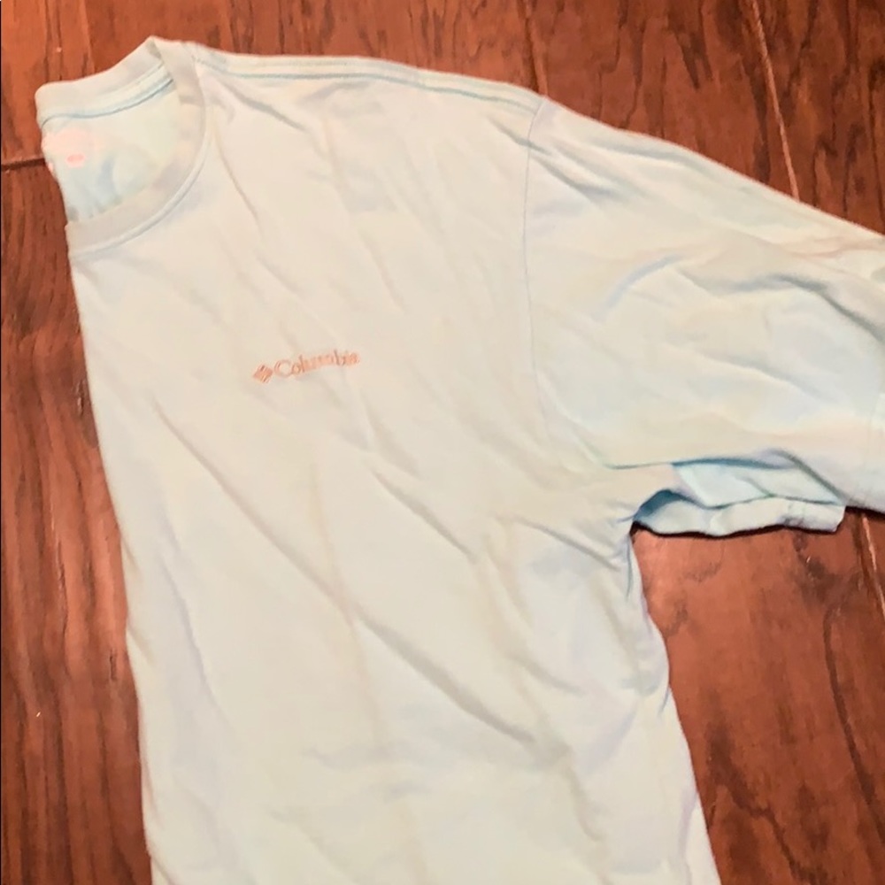 Columbia men’s large T-shirt light blue